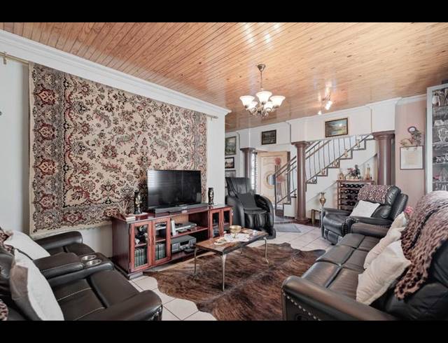 4 BEDROOM HOUSE FOR SALE IN WIERDAGLEN ESTATE